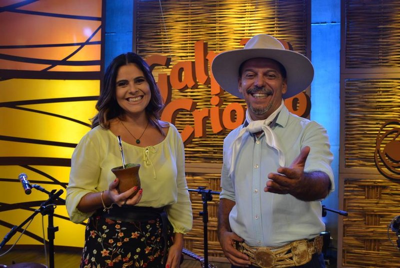 Shana Müller e Neto Fagundes, apresentadores do Galpão Crioulo