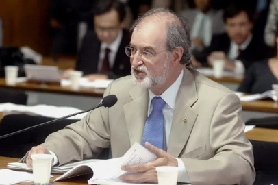 #PÁGINA:   10Senador Eduardo Azeredo (PSDB-MG).Fotógrafo: Célio Azevedo - Agência Senado (11-04-2007) Fonte: AGÊNCIA SENADO Fotógrafo: CÉLIO AZEVEDO