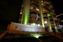  PORTO ALEGRE, RS, BRASIL, 23/04/2018: Ponte móvel do Guaíba e a sede do Tribunal Regional do Trabalho da 4ª Região (TRT-RS) estão iluminadas com luz verde durante a noite para marcar campanha contra os acidentes de trabalho.