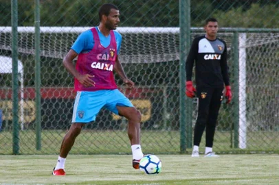 zol - zagueiro - ernando - futebol