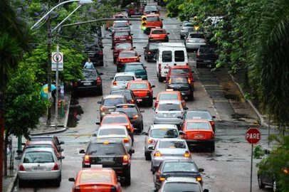 trânsito , porto alegre , vasco da gama , lentidão , congestionamento , chuva, 24/11/2010