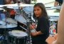 Filho de Ivete Sangalo encanta fãs ao tocar bateria em trio elétrico 