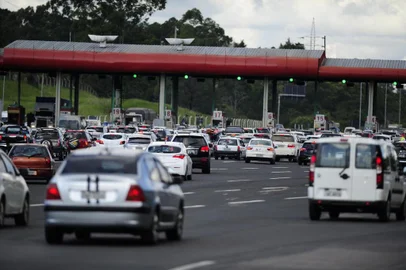  GRAVATAÍ, RS, BRASIL, 24-02-2017. Veranistas pegam a Freeway para passar o feriadão de carnaval nas praias do Litoral Norte (ANDRÉ ÁVILA/AGÊNCIA RBS)
