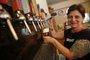 PORTO ALEGRE, RS, BRASIL - 2018.04.26 - Rosaria Penz Pacheco largou a carreira de executiva de banco para aprender a fazer cerveja. (Foto: ANDRÉ ÁVILA/ Agência RBS)