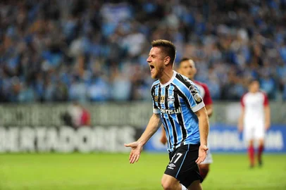  PORTO ALEGRE, RS, BRASIL, 01.05.2018. Grêmio enfrenta o Cerro Porteño, na Arena, em partida válida pela fase de grupos da Copa Libertadores 2018.Na foto, Ramiro comemora o segundo gol do jogo.Foto: André Ávila/Agência RBS