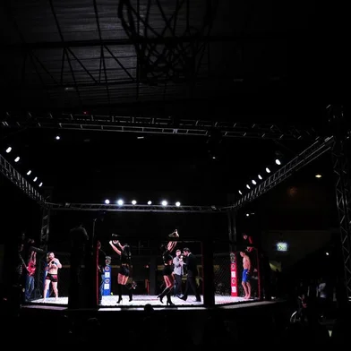  CAXIAS DO SUL, RS, BRASIL, 14/05/2016. 10º JVT Championchip, no ginásio do Vascão. Competição de luta nos estilos Muay thai, MMA, Vale-tudo. Fotos para ensaio da contracapa. (Porthus Junior/Pioneiro)