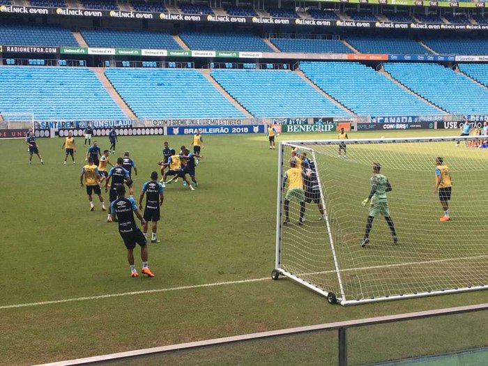 Titulares treinam e Grêmio deverá ter força máxima contra o Santos