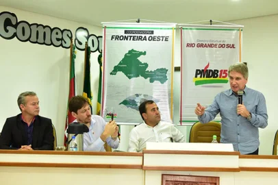 Durante encontros regionais do PMDB em Santana do Livramento e Rosário do Sul (foto), na Fronteira Oeste, a Associação de Vereadores e a Fundação Ulysses Guimarães lançaram a pré-candidatura do ex-governador Germano Rigotto para a disputa ao Senado.