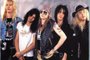 #PÁGINA:01Grupo Guns N Roses no início da carreira. Da esquerda para a direita: Duff McKagan (baixo), Slash (guitarra), Axl Rose (voz), Izzy Stradlin (guitarra) e Steven Adler (bateria). Fonte: Reprodução