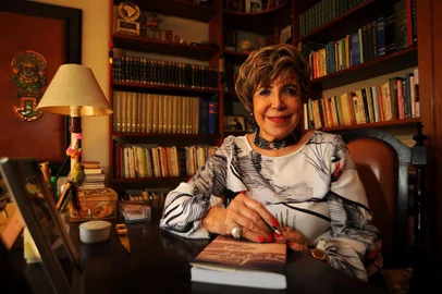  CAXIAS DO SUL, RS, BRASIL 08/05/2018A escritora Regyna  de Queiroz Gazzola, lança o Livro Aprendizes da Vida.(Felipe Nyland/Agência RBS)