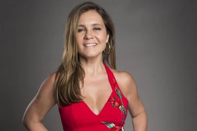 Laureta (Adriana Esteves) em Segundo Sol.