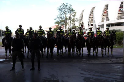 PORTO ALEGRE, RS, BRASIL, 11/05/2018 - Operação da Brigada Militar que se inicia na Praça Itália, ao lado do Praia de Belas e irá durar 24 horas. (FOTOGRAFO: JEFFERSON BOTEGA / AGENCIA RBS)