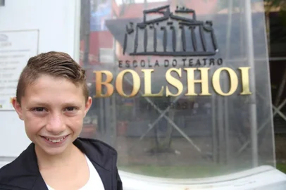  JOINVILLE, SC, BRASIL,  01-03-2018. Primeiros dias de Brian, adolescente de Canoas, no Balé Bolshoi. (TADEU VILANI/AGÊNCIA RBS)