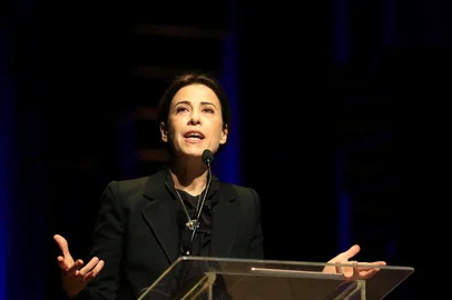  PORTO ALEGRE, RS, BRASIL, 14/05/2018: Fernanda Torres e Vik Muniz participam do Fronteiras do Pensamento.