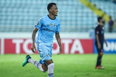 Gremio x MonagasRS - FUTEBOL/CONMEBOL LIBERTADORES 2018 /GREMIO X MONAGAS - ESPORTES - Lance da partida entre Gremio e Monagas disputada na noite desta terca-feira, no Estadio Monumental de Maturin, na Venezuela, valida pela Conmebol Libertadores 2018. FOTO: LUCAS UEBEL/GREMIO FBPAEditoria: SPOIndexador: Lucas UebelSecao: futebolFonte: Gremio.netFotógrafo: Gremio x Monagas