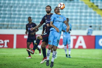 Gremio x MonagasRS - FUTEBOL/CONMEBOL LIBERTADORES 2018 /GREMIO X MONAGAS - ESPORTES - Lance da partida entre Gremio e Monagas disputada na noite desta terca-feira, no Estadio Monumental de Maturin, na Venezuela, valida pela Conmebol Libertadores 2018. FOTO: LUCAS UEBEL/GREMIO FBPAEditoria: SPOIndexador: Lucas UebelSecao: futebolFonte: Gremio.netFotógrafo: Gremio x Monagas