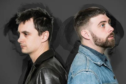 Lowly Hounds, dulpa formada por brasileiro e britânico, se apresenta na Serra