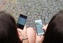 Pesquisa mostra que tempo gasto com celular preocupa pais e adolescentes