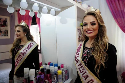  CAXIAS DO SUL, RS, BRASIL, 20/05/2018 - Café da manhã na casa de Milena Remus Caregnato, eleita princesa da festa daUva 2019. (Marcelo Casagrande/Agência RBS)