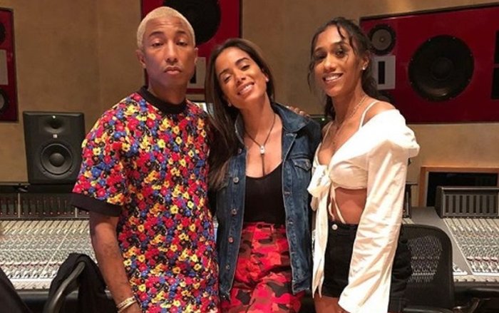 Anitta sobre encontro com Pharrell Williams: Só quero chorar