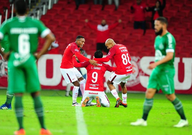 PORTO ALEGRE, RS, BRASIL, 21/05/2018 - Inter recebe a Chapecoense. Jogo Ã© vÃ¡lido pela sexta rodada do BrasileirÃ£o.(FOTOGRAFO: LAURO ALVES / AGENCIA RBS)