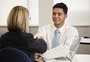 Tem uma entrevista de emprego? Veja 10 dicas de linguagem corporal que podem ajudar você a conquistar a vaga