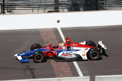 O piloto gaúcho Matheus Leist durante atividade no oval de Indianápolis.