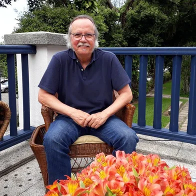 Tato Gabus Mendes é o Felisberto em Orgulho e Paixão.