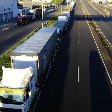  OSÓRIO, RS, BRASIL, 24-05-2018. Rodovias do RS no quarto dia de greve dos caminhoneiros. Categoria protesta contra o aumento no preço de combustíveis por todo o país (RONALDO BERNARDI/AGÊNCIA RBS)