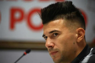  PORTO ALEGRE, RS, BRASIL, 01-06-2018. O jogador Victor Cuesta realizou coletiva de imprensa no CT Parque Gigante. (TADEU VILANI/AGÊNCIA RBS)