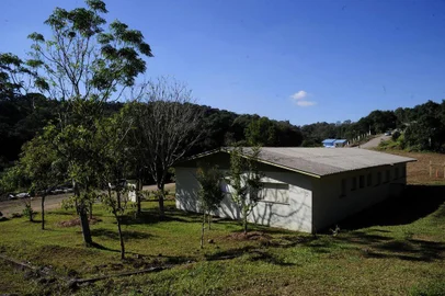  FARROUPILHA, RS, BRASIL, 23/05/2018 - Centro médico com especialização em odontologia será construído em Farroupilha, onde funcionava um posto de saúde, que está abandonado. (Marcelo CAsagrande)