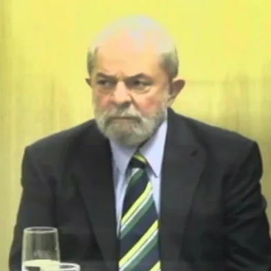  Depoimento de Lula.a manhã desta terça-feira (5) o ex-presidente Luiz Inácio Lula da Silva prestou depoimento ao juiz Marcelo Bretas como testemunha de defesa do ex-governador do Rio de Janeiro Sérgio Cabral. O testemunho, prestado via videoconferência, faz parte da investigação da operação Unfair Play, que apura corrupção e compra de votos para a realização dos Jogos Olímpicos de 2016 no Rio de Janeiro