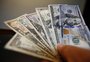 Dólar sobe 16% no ano, influenciado por eleição no Brasil e alta no juro dos EUA
