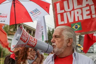 Curitiba PR 07/06/2018.Jaques Wagner no Bom Dia, presidente Lula da Vigília Lula Livre em Curitiba