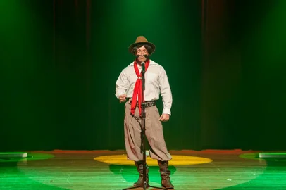Personagem Gaudêncio, do humorista Cris Pereira