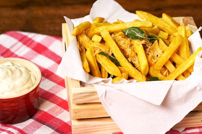 BATATA FRITA NA AIRFRYER: COM ALHO E QUEIJO PARMESSÃO - Receitas