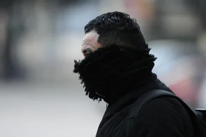  PORTO ALEGRE, RS, BRASIL, 18.06.2018. Amanhecer frio em Porto Alegre.Foto: Ronaldo Bernardi/Agência RBS