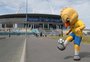 Conheça a história do Canarinho Pistola, o fenômeno de popularidade da Copa