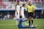  Brazils forward Neymar (bottom) protests to the Dutch referee Bjorn Kuipers during the Russia 2018 World Cup Group E football match between Brazil and Costa Rica at the Saint Petersburg Stadium in Saint Petersburg on June 22, 2018. / AFP PHOTO / GABRIEL BOUYS / RESTRICTED TO EDITORIAL USE - NO MOBILE PUSH ALERTS/DOWNLOADSEditoria: SPOLocal: Saint PetersburgIndexador: GABRIEL BOUYSSecao: soccerFonte: AFPFotógrafo: STF