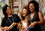 "Negro é rei": música do trio 50 Tons de Pretas motiva atividade sobre bullying racial em escola