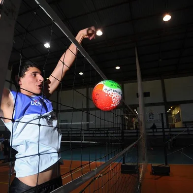  CAXIAS DO SUL, RS, BRASIL 20/06/2018O jovem Vinícius Perini, de 16 anos, foi convocado para treinar na seleção brasileira de vôlei sub-19. Ele treina da Apavolei/UCS. (Felipe Nyland/Agência RBS)