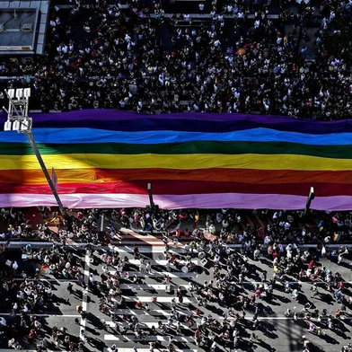  Revelers take part in the 21st Gay Pride Parade, whose theme is "Secular State", in Sao Paulo, Brazil on June 18, 2017.  / AFP PHOTO / Miguel SCHINCARIOLEditoria: SOILocal: Sao PauloIndexador: MIGUEL SCHINCARIOLSecao: national or ethnic minorityFonte: AFPFotógrafo: STR