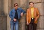 Brad Pitt e Leonardo DiCaprio fazem pose para divulgar novo longa de Tarantino