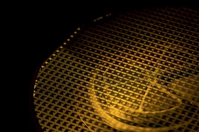 PORTO ALEGRE, RS, BRASIL, 26-06-2018: Sala limpa. Produção de chip com tecnologia nacional na Ceitec. Empresa conta planos para buscar equilíbrio financeiro. A Ceitec é uma empresa pública federal vinculada ao Ministério da Ciência, Tecnologia, Inovações e Comunicações (MCTIC), criada em 2008, que atua no segmento de semicondutores, com o objetivo de posicionar o Brasil como um player global em microeletrônica. (Foto: Mateus Bruxel / Agência RBS)