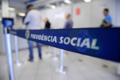  CAXIAS DO SUL, RS, BRASIL, 27/01/2017. Sala de espera da agência do INSS, para ilustrar matéria sobre o aumento do número de pedidos de aposentadoria. (Diogo Sallaberry/Agência RBS)