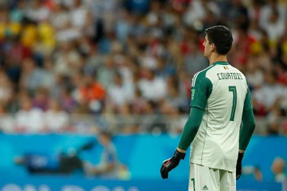  Belgiums goalkeeper Thibaut Courtois during the Russia 2018 World Cup round of 16 football match between Belgium and Japan at the Rostov Arena in Rostov-On-Don on July 2, 2018. / AFP PHOTO / Odd ANDERSEN / RESTRICTED TO EDITORIAL USE - NO MOBILE PUSH ALERTS/DOWNLOADSEditoria: SPOLocal: Rostov-on-DonIndexador: ODD ANDERSENSecao: soccerFonte: AFPFotógrafo: STF
