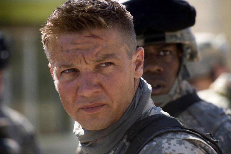 In this film publicity image released by Summit Entertainment, Jeremy Renner is shown in a scene from The Hurt Locker. (AP Photo/Summit Entertainment) ** NO SALES ** 