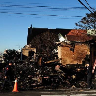  CAXIAS DO SUL, RS, BRASIL, 28/05/2018. Casarão no bairro Rio Branco foi consumido em incêndio e um corpo carbonizado foi encontrado nos escombros. No local, funcionava uma estofaria e uma pensão. (Diogo Sallaberry/Agência RBS)