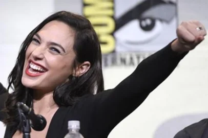 Gal Gadot consegue tirar Brett Ratner de sequência de Mulher-Maravilha