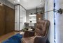 Interiores: home office ganha closet e recanto para leitura